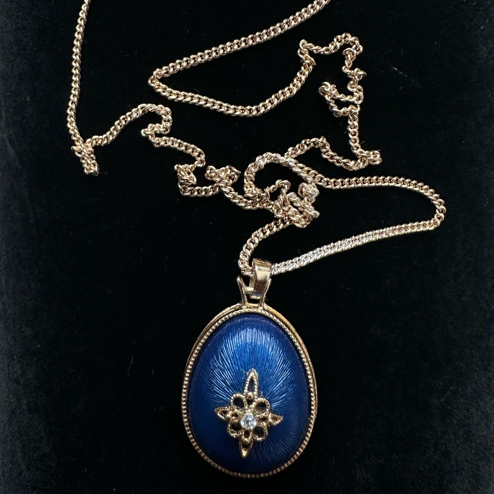 Gold-Tone Blue Oval Pendant Necklace